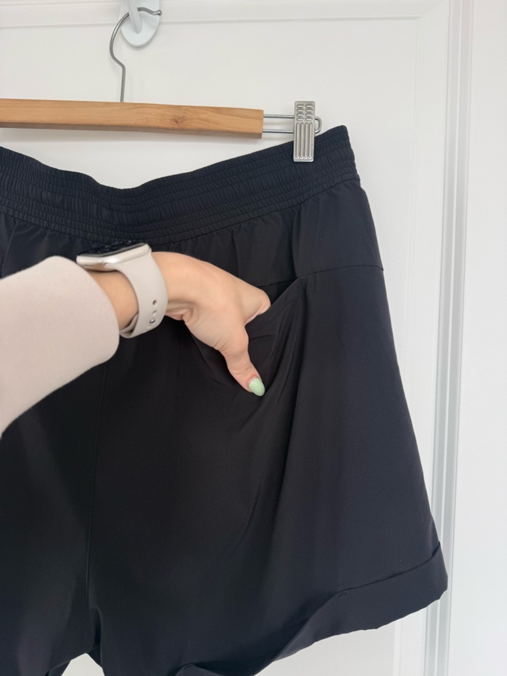 LULULEMON | Black Drawstring Athletic Shorts - size 12 - Picture 5 of 11